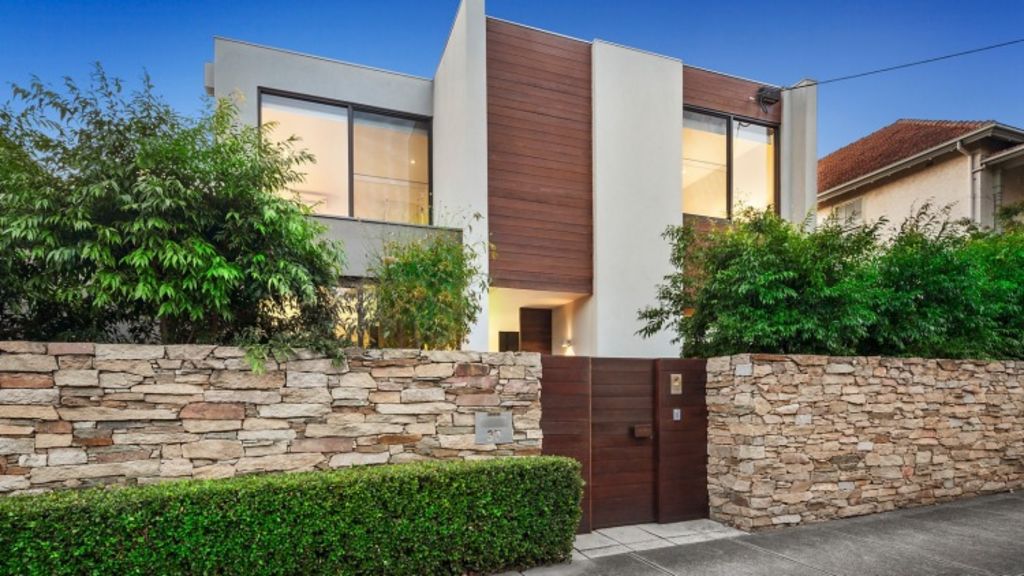 Sunshine North house sets new record with 1 million sale at auction