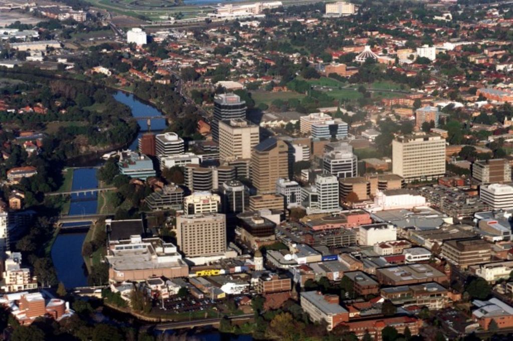 Cracks emerging in Sydney's apartment rental markets: report