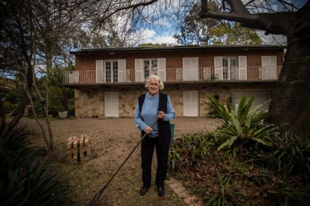 82-year-old woman knocks back $26 million offer as neighbours sell
