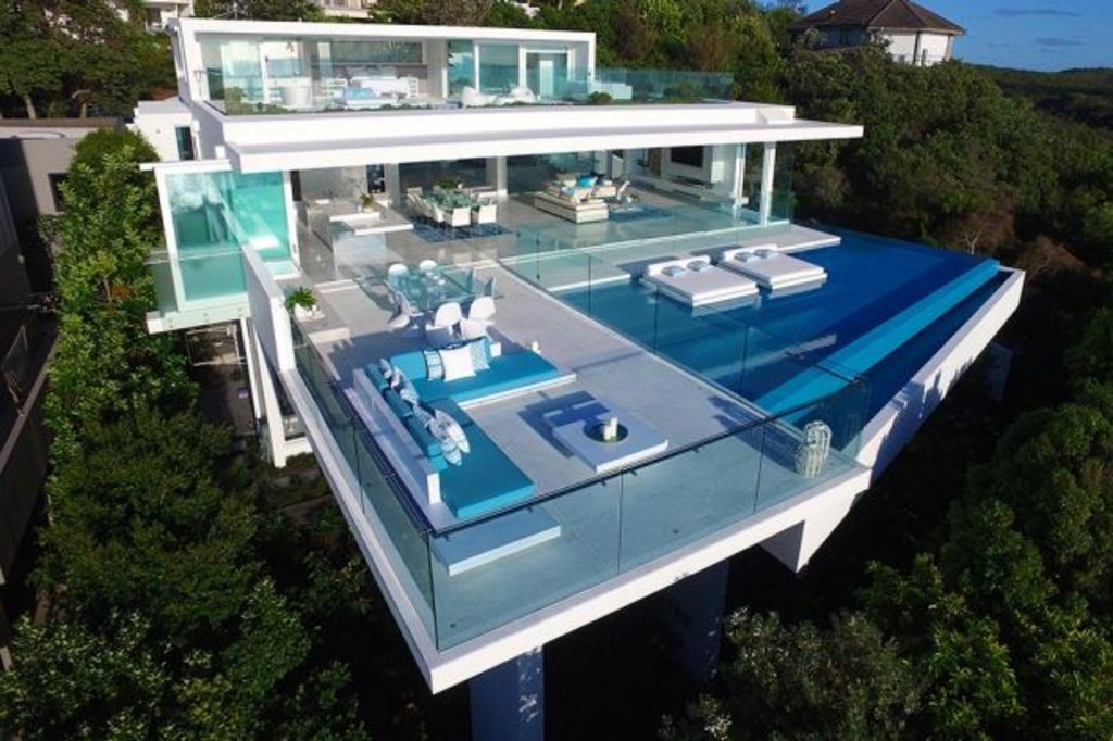 World's most enviable backyard swimming pools