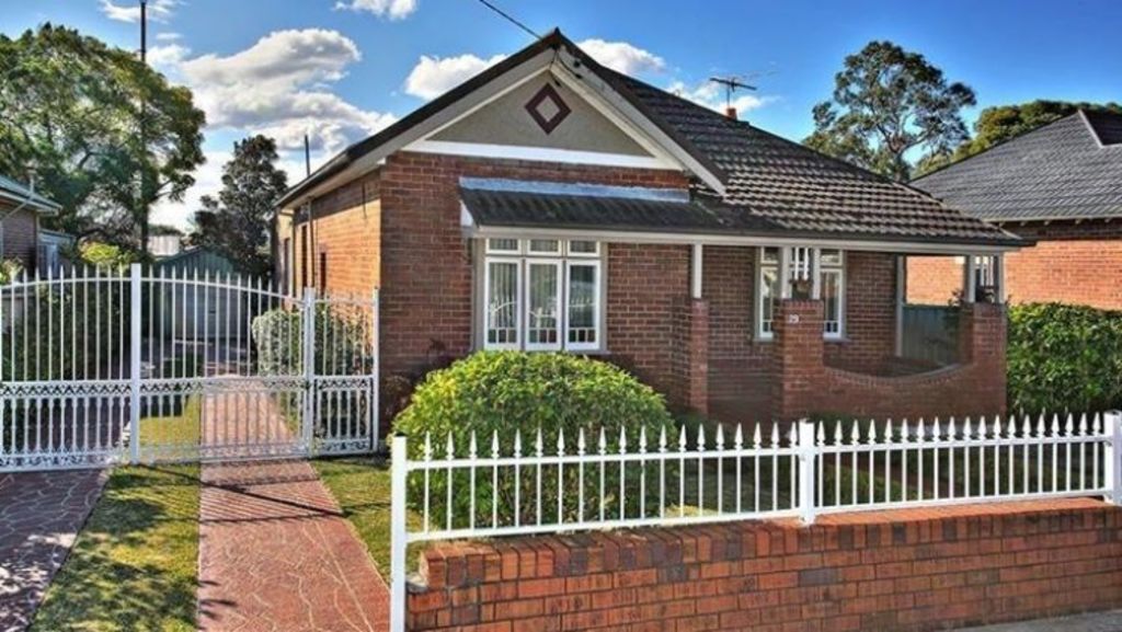 Family house in Annandale sells for 3.2 million at auction