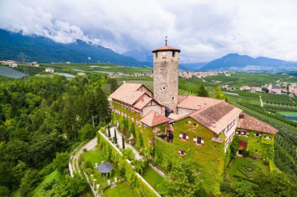 Italian castle for sale for the first time in 650 years