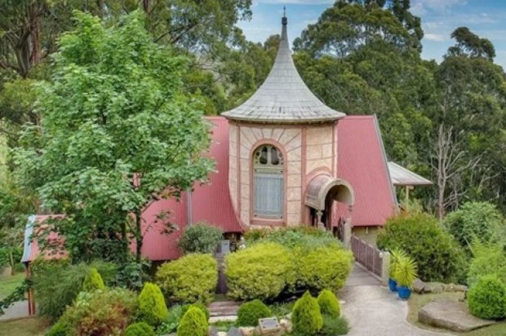 Seven weird and wonderful homes for sale around Australia