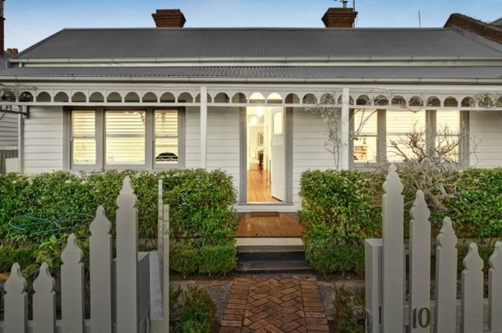 Retired Hawthorn star Brad Sewell to bank more than 2 million for