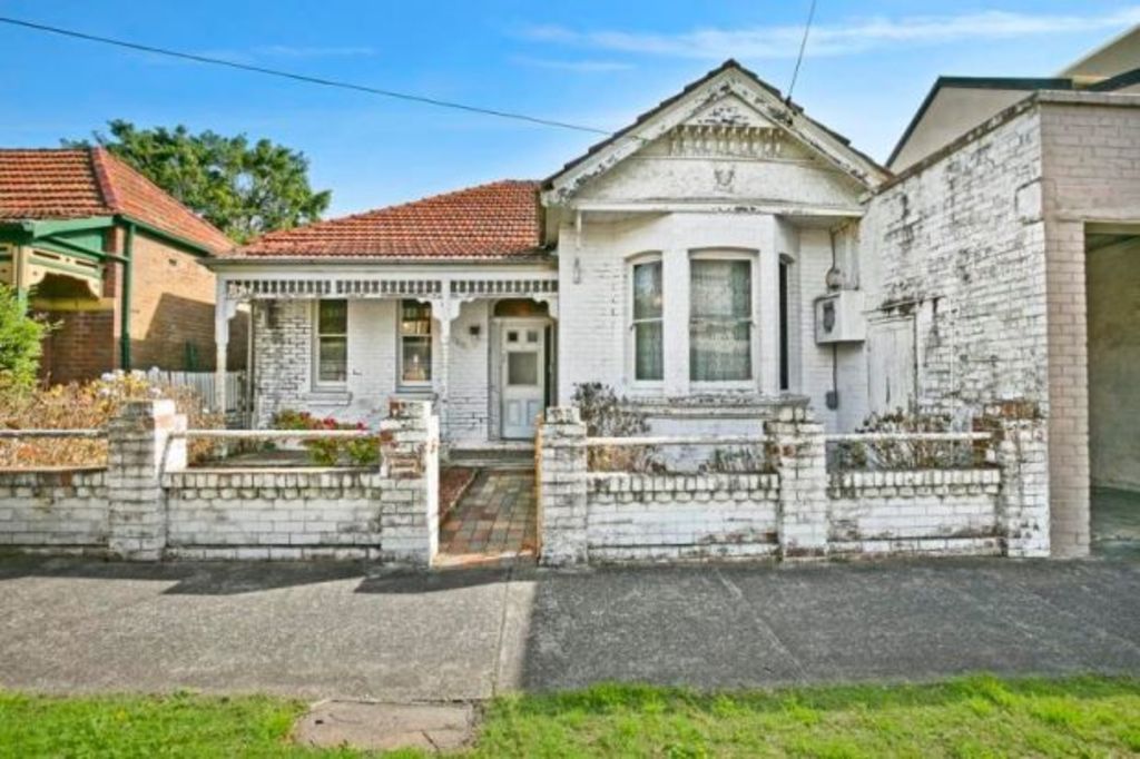 Couple outbids eager developers to secure dilapidated Camperdown cottage