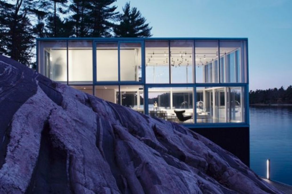 Seven beautiful and unique glass houses around the world