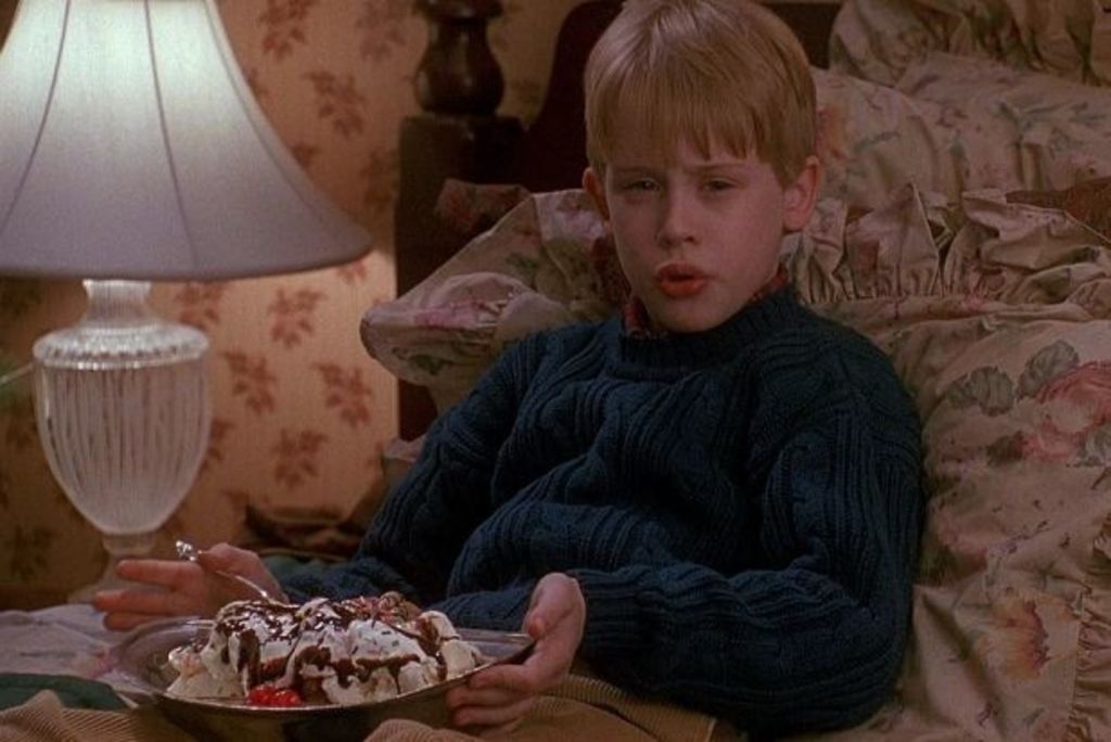 21 Things You Only Do At Home When Alone