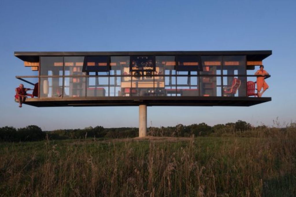 Seesaw glass house rotates 360 degrees