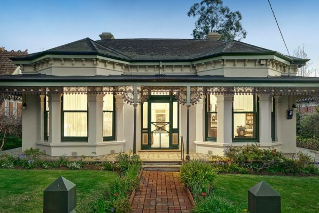 Unrenovated Hawthorn house obliterates reserve by $720,000 at auction