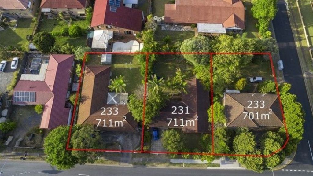Three homes in a row in Sunnybank sell for a total of 3 million