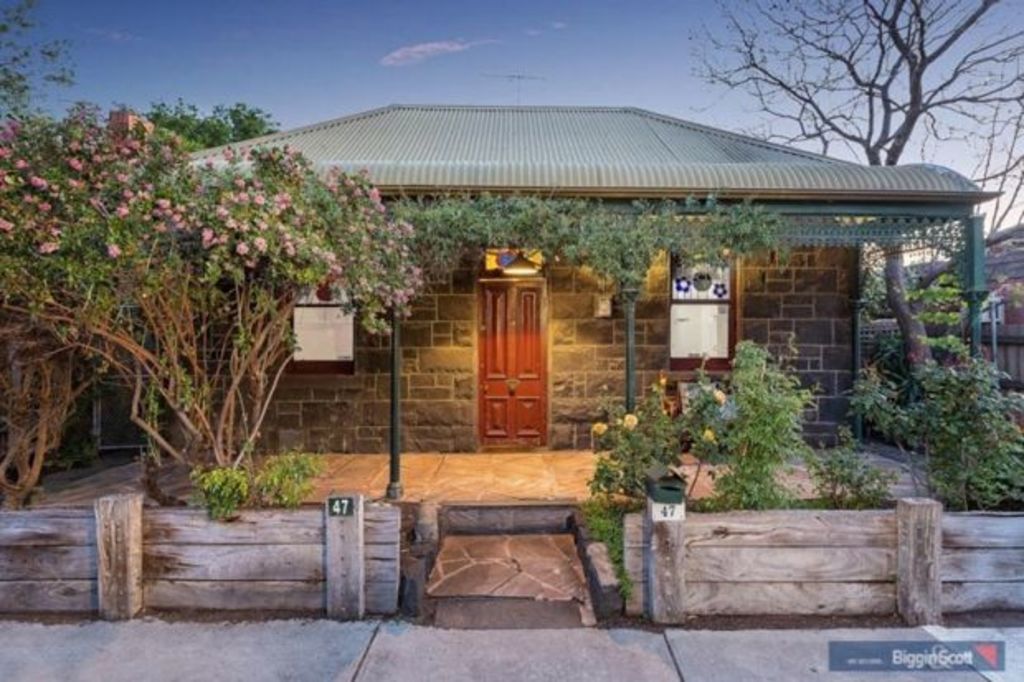 166-year-old cottage fetches almost $1 million at auction