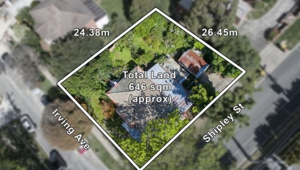 Unliveable Box Hill house sells for 4.5 million at auction on super