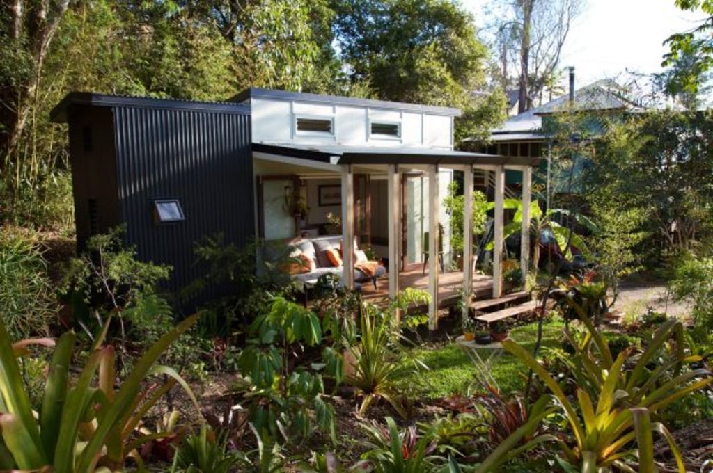 Backyard builders win right to keep 'Tiny Home' in Brisbane yard