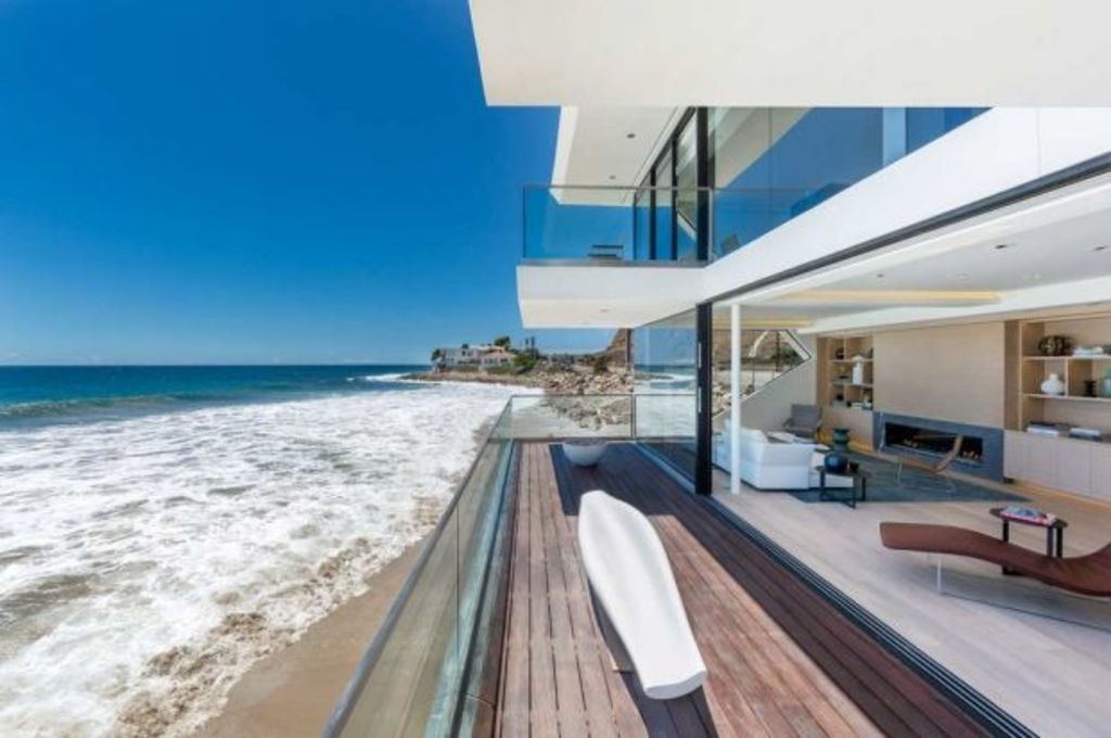 Eight beach houses we wish we were staying in this summer