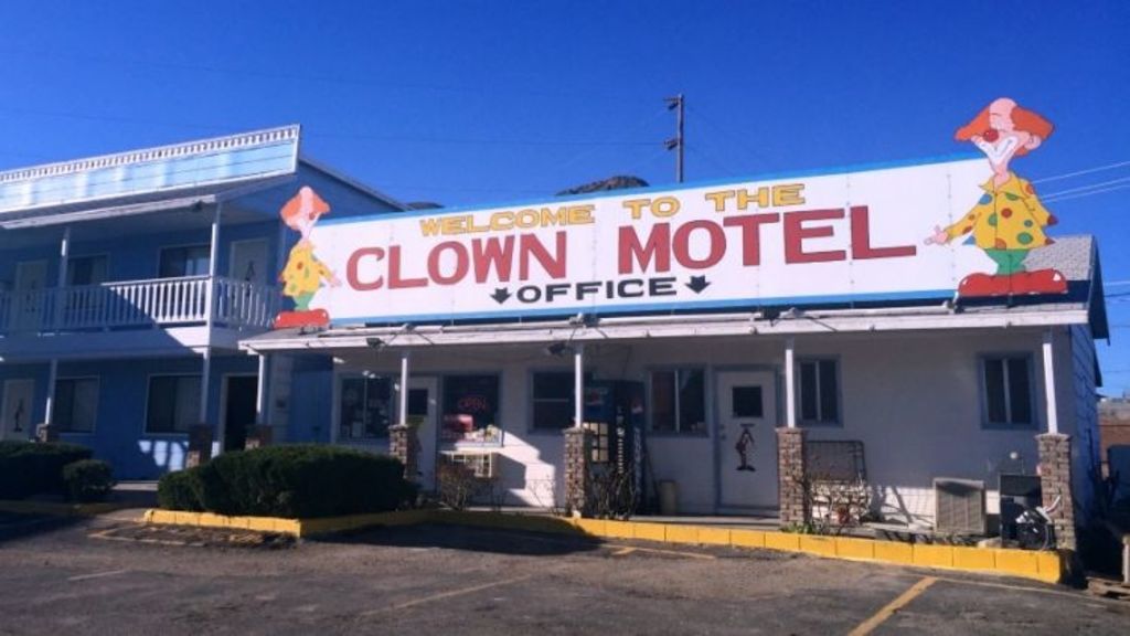 Creepy Clown Motel Located Next To A Nevada Cemetery Is The Stuff