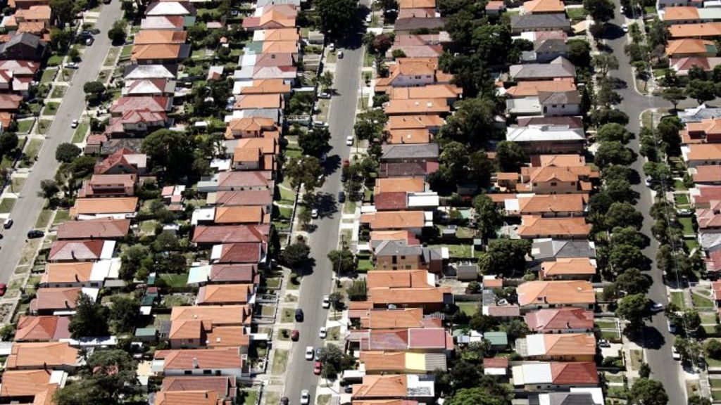 It doesn't look like Sydney's house price growth is set to slow in 2017. Photo: Rob Homer