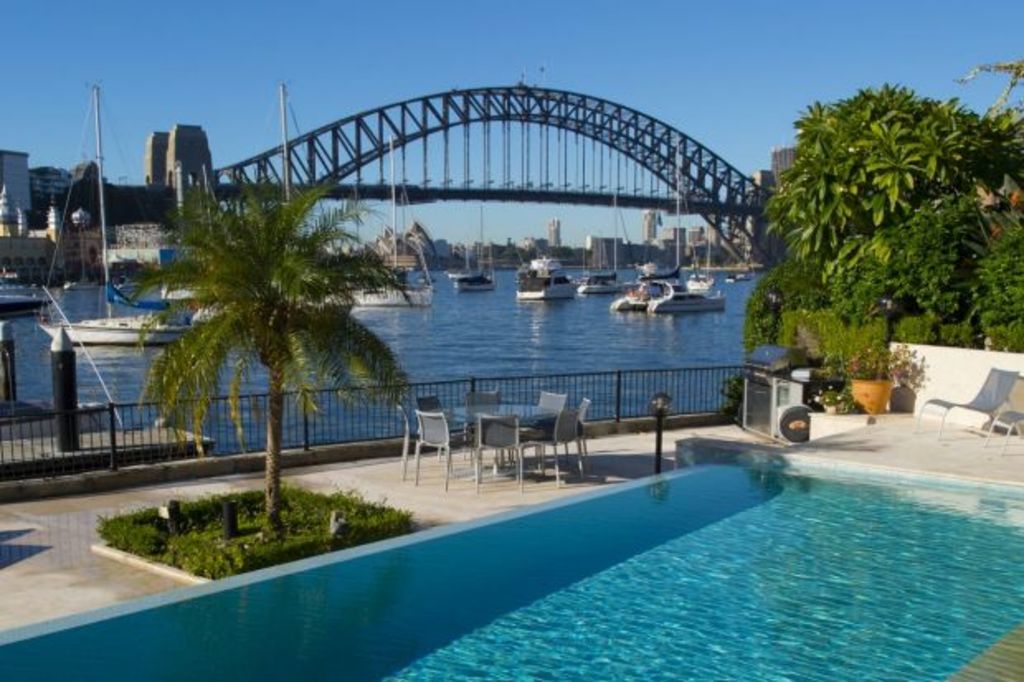 North Sydney's harbour foreshore locals play property musical chairs