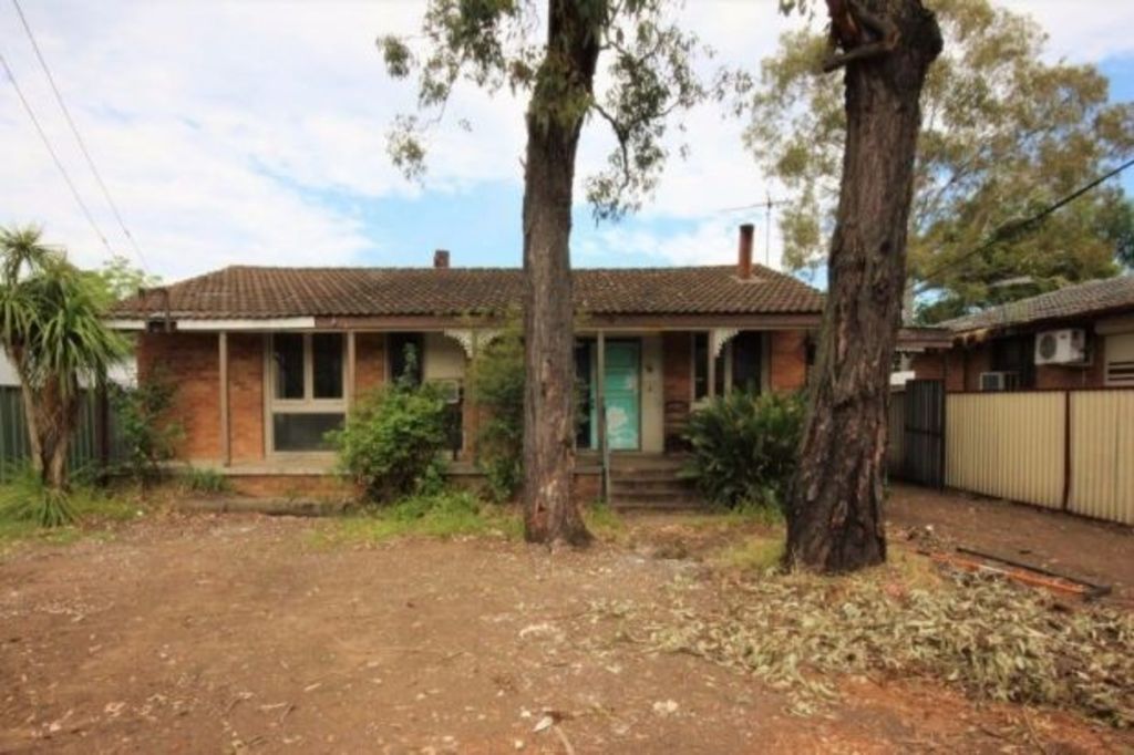 'No bathroom, no toilet, nothing': Sydney's cheapest house in 2016 sold for $350,000