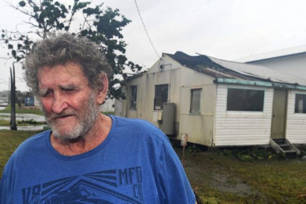 Tenants devastated by Cyclone Debbie 'must continue to pay rent'