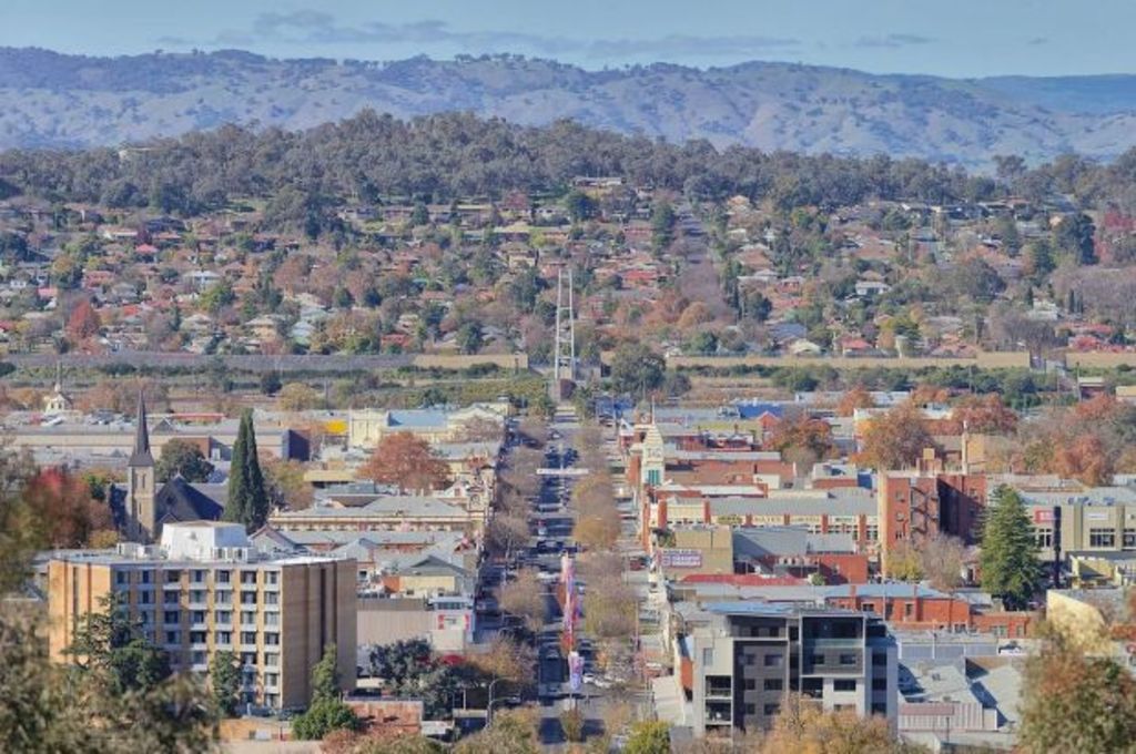 River bank: What makes Wodonga more affordable than Albury?