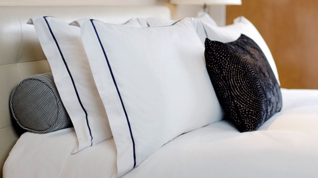 crown metropol pillows