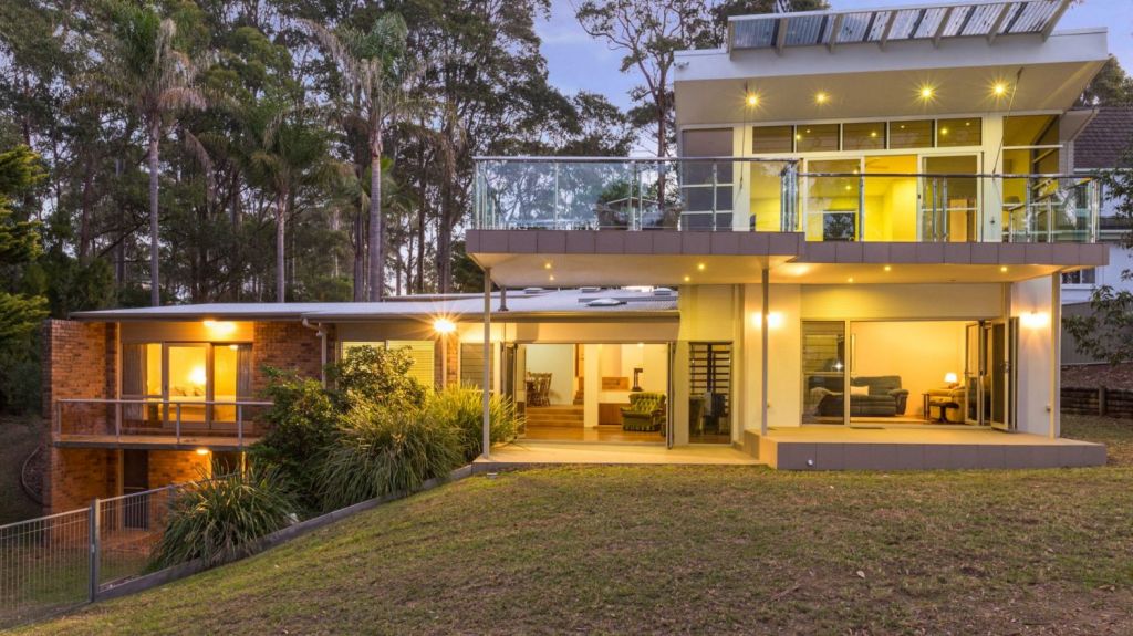 Clifftop contemporary Sunshine Bay home sits over two levels