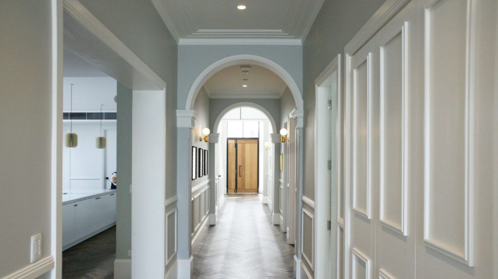 The archway remains in the entry hallway. Photo: David Mitchell