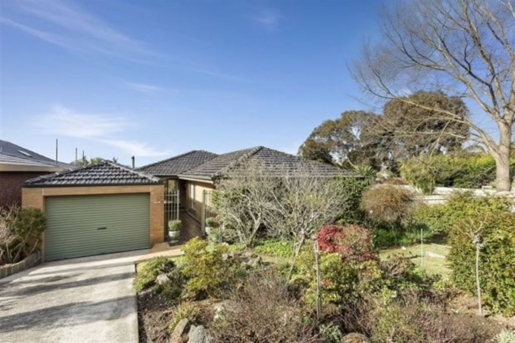 Impulse purchase: Man buys Glen Waverley house at auction after driving past