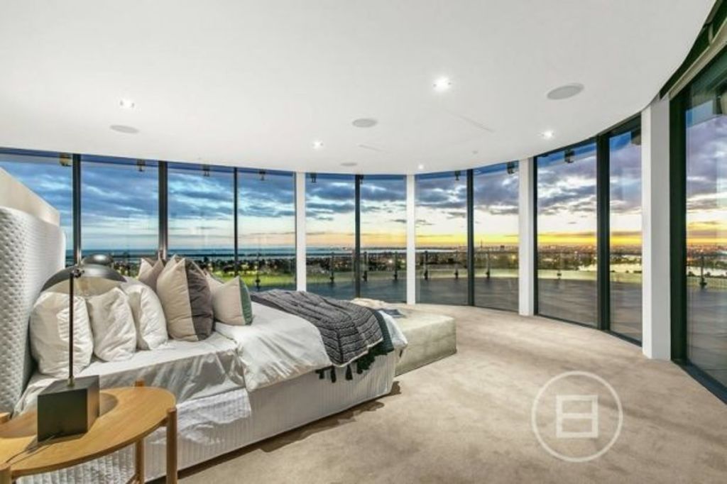 After six-year double fault, Hewitts sell Melbourne penthouse