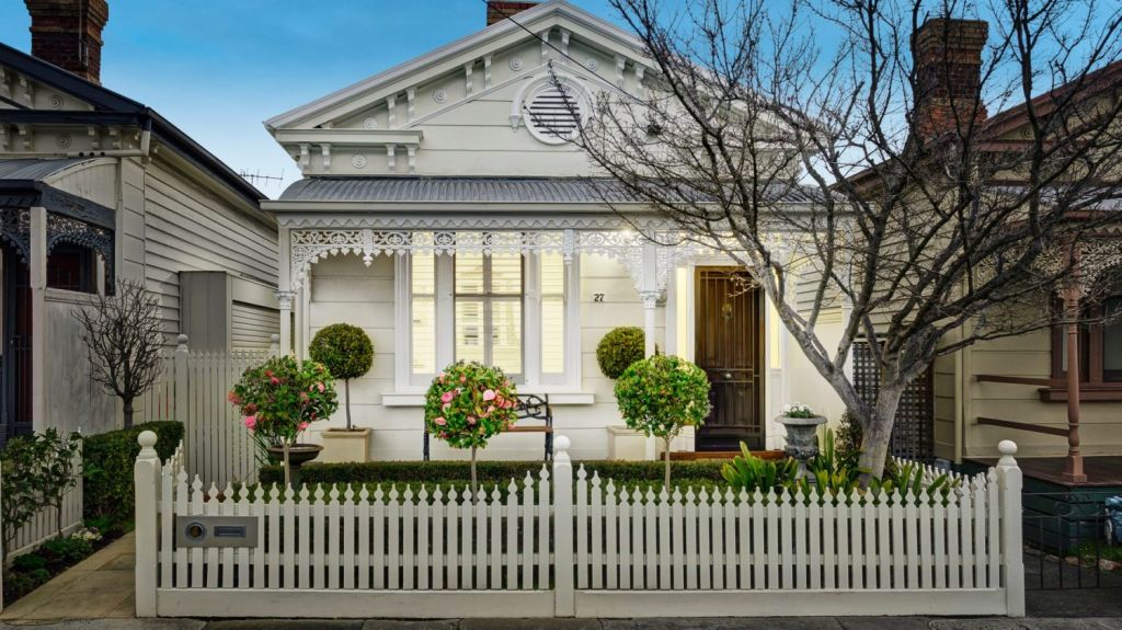 Title Deeds Buy Into The Street Where Pop Star Kylie Minogue Owns