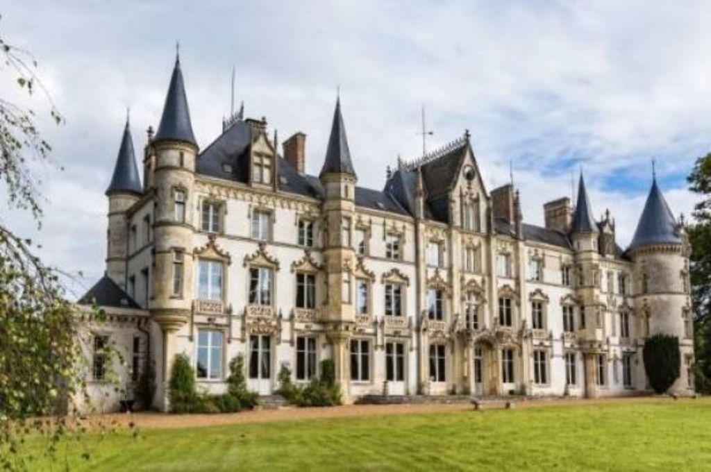 Fabulous French chateau to be auctioned with no reserve