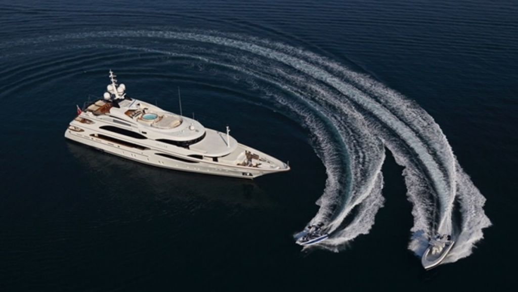 What It S Really Like To Live And Work On A Super Yacht
