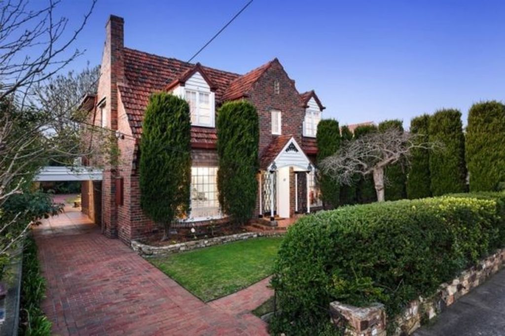 Tussle at the top: The suburbs with a median house price of $2m+