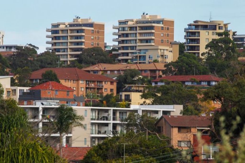 'Out of breath': Regional areas join Sydney property price downturn 
