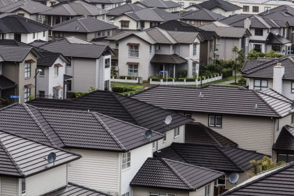 New Zealand goes ahead with ban on foreign homeowners