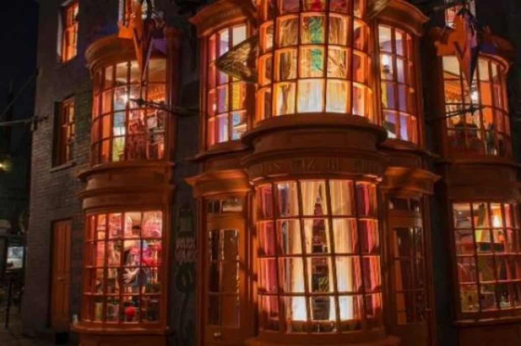 Man quits job to build a replica of Diagon Alley in his driveway