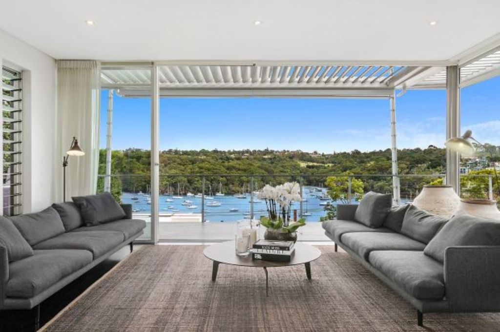 Ex-McGrath executive lists Cremorne digs, with McGrath