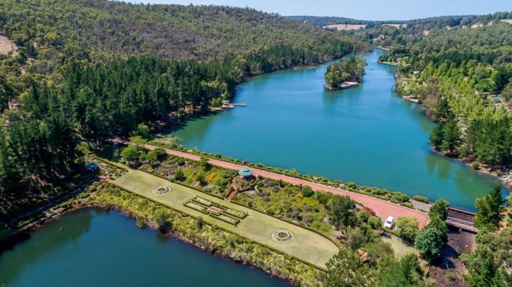 Gidgegannup Lake Retreat A Surprising Botanical Oasis That Even Many Locals Don T Know About