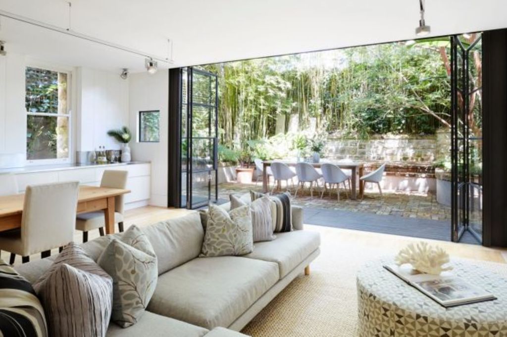 This harbourside home was once owned by a legendary Australian