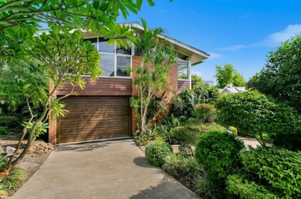 Human rights lawyer Geoffrey Robertson: Inside his childhood home