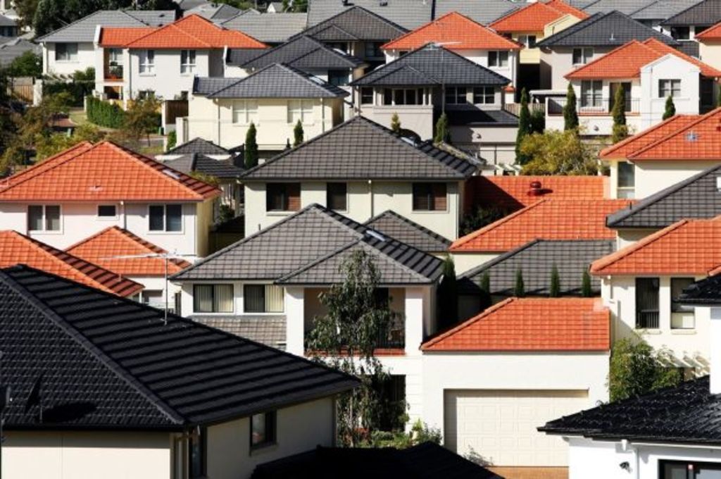 How much Victorian landlords negatively gear and what they claim on tax