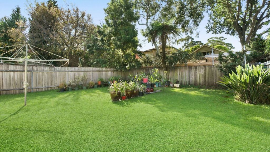 A large north-facing backyard attracted plenty of bidders to the original condition Mosman home.