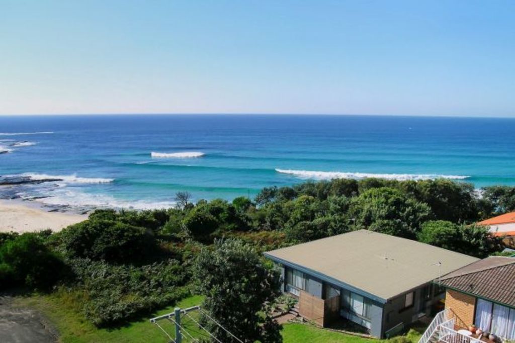 Buyers ditching Sydney, creating coastal boom towns