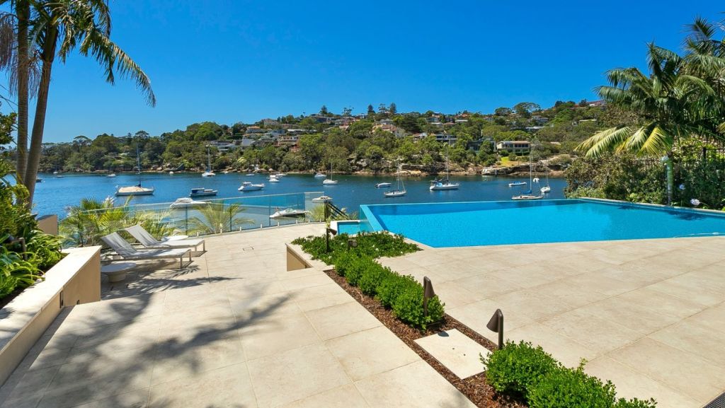 Multimillionaire John Kinghorn sells 12.5m Mosman mansion, ‘downsizes’ to 10m apartment