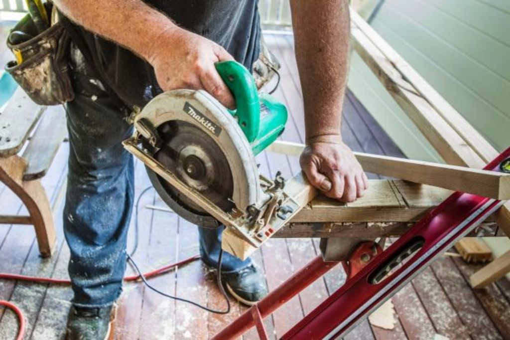 Bank loans for home renovations plunge to lowest level in 17 years