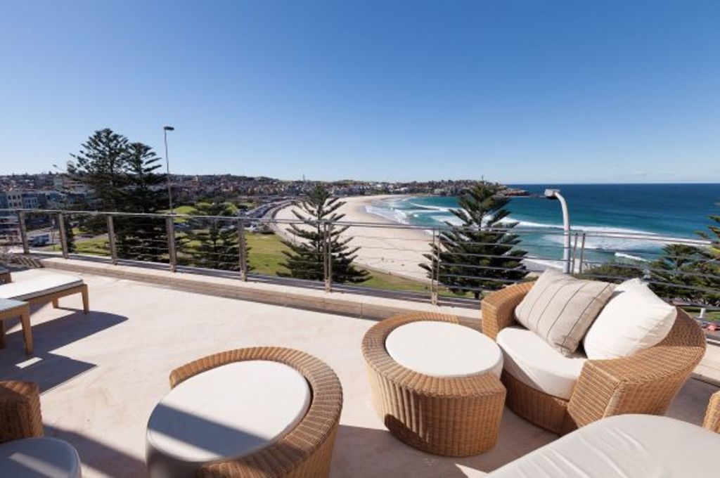 Packer sells Bondi Beach bachelor pad for record $29 million