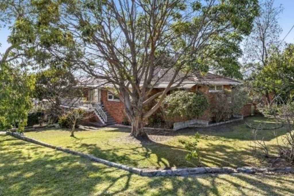 Buyers sweat mortgage finance in rocky Sydney auctions