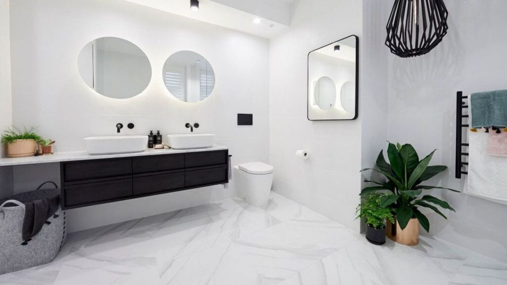 High End Bathroom / 50 Luxury Bathrooms And Tips You Can Copy From Them - High end bathroom with large white bathtub and shiplap siding.