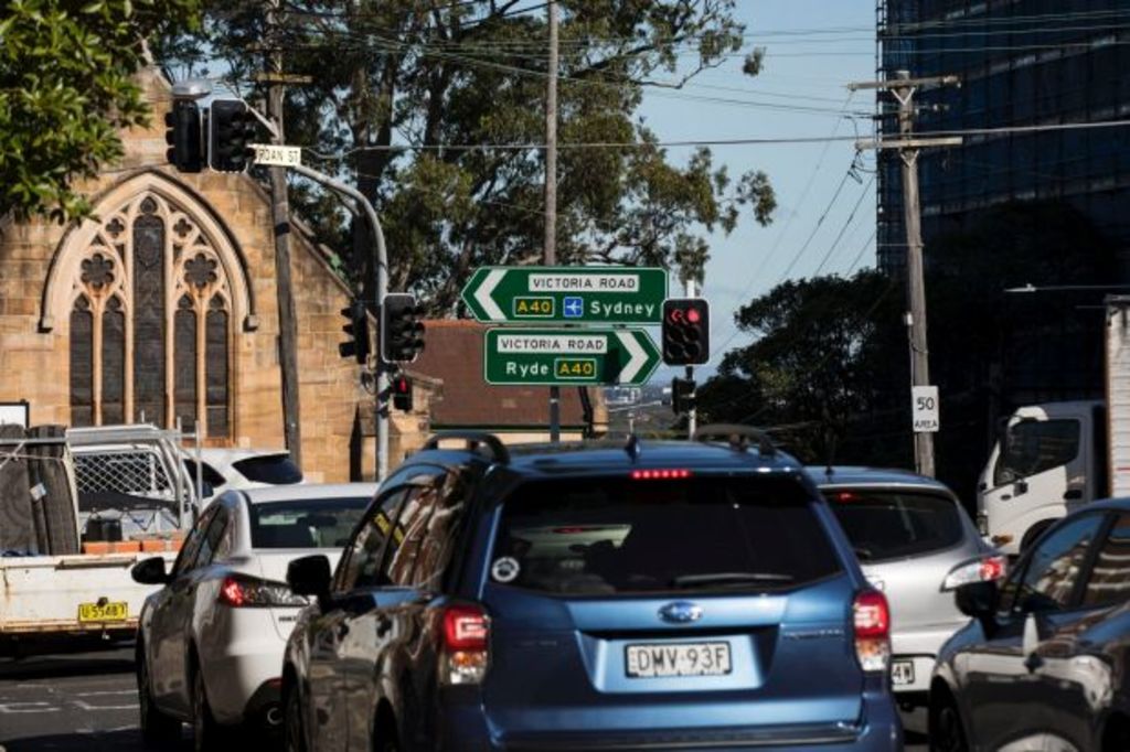 1 in 5 Sydneysiders spends two hours commuting to work each day