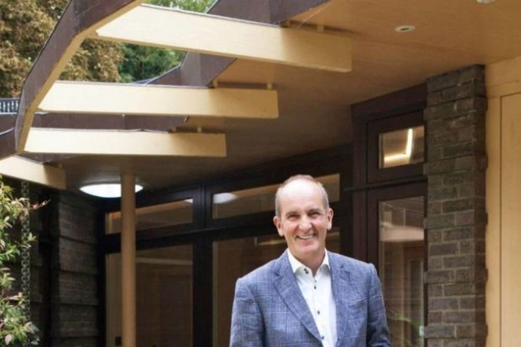 How many toilets are too many? Grand Designs guru Kevin McCloud weighs in